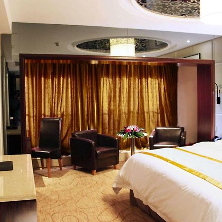 Friend Hotel Шанхай Екстер'єр фото