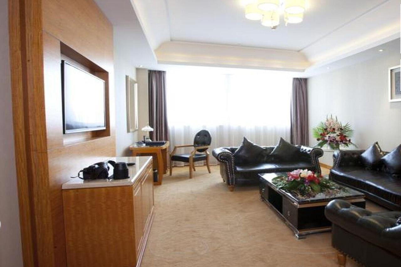 Friend Hotel Шанхай Екстер'єр фото
